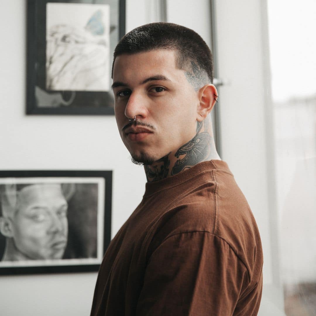 Wali, tatuador do estúdio